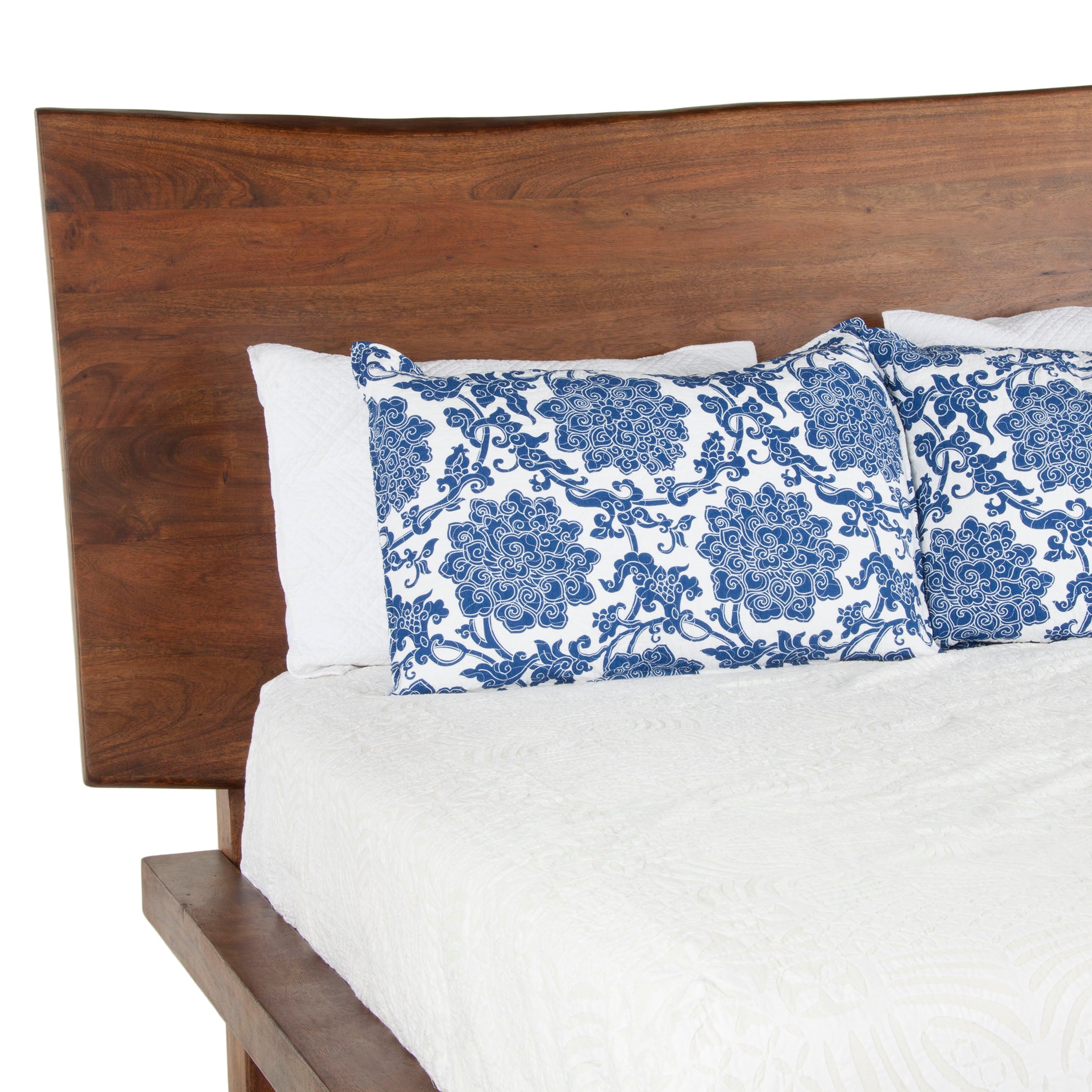 Statement bed combining wood and metal elements