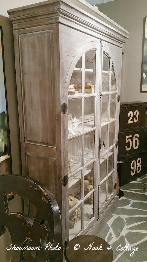 Manor Arched Door Display Cabinet