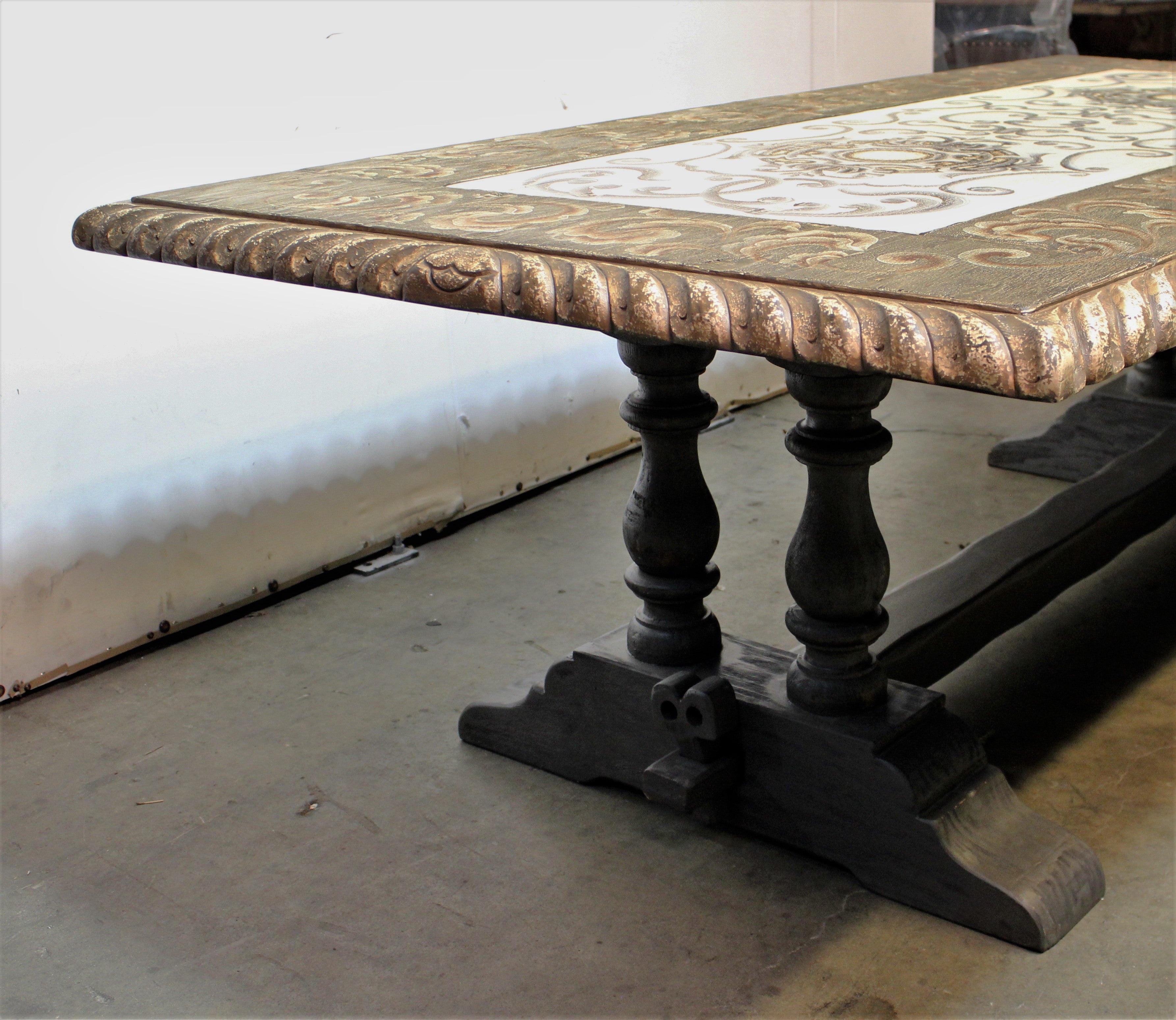 Pamplona Dining Table